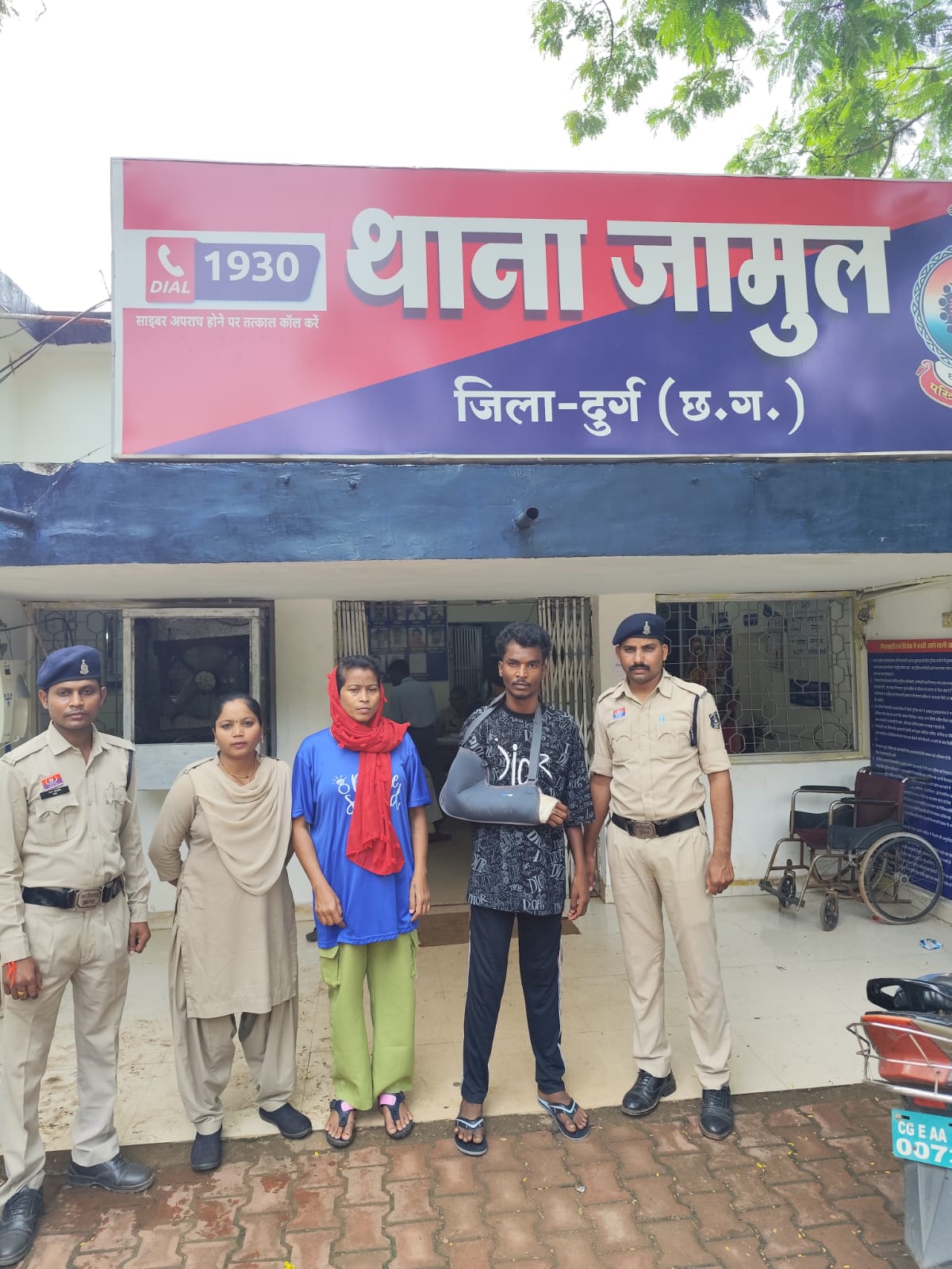 चोरी करने वाला बेटा और जेवरात खपाने वाली उसकी मां पुलिस गिरफ्त में।