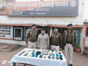 मोबाइल चोर से 6 लाख रुपए के कई फोन जब्त, वाहनों की डिक्की को बनाता था निशाना