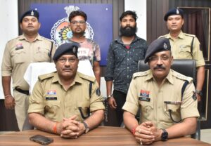 अंतरराज्यीय अफीम तस्करी नेटवर्क के दो बदमाश झारखंड से गिरफ्तार, 15 लाख के अफीम सहित नकदी जब्त