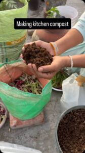 ठंड आने से पहले घर पर ही तैयार करें ‘ब्लैक गोल्ड’, सर्दियों में फूलों से लद जाएंगे आपके पौधे