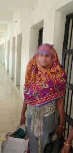 दुर्ग में अवैध रूप से रह रही बांग्लादेशी महिला रीना को पुलिस ने भेजा वापस